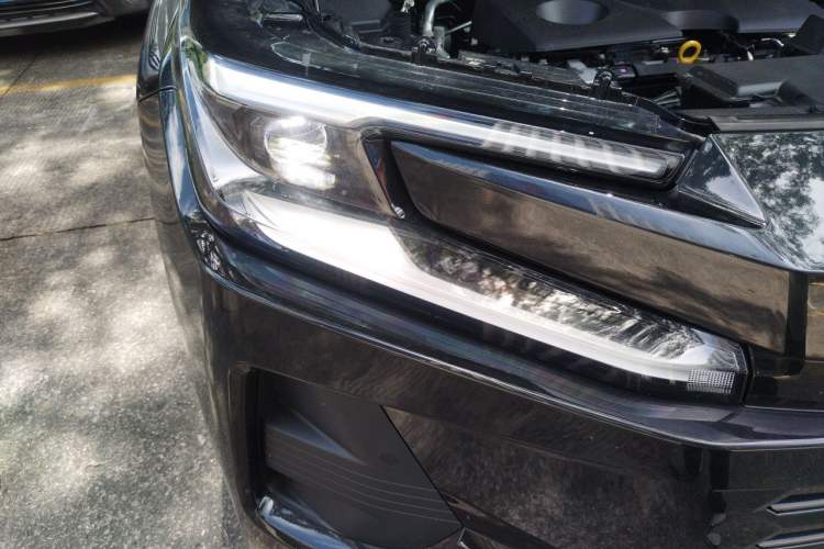 Used Toyota Wildlander 2026 Model 2.0L PRO Right Front Headlight