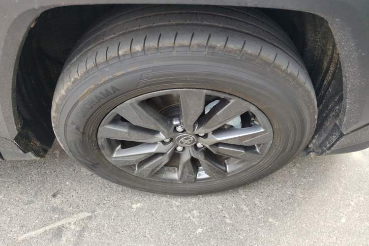 Used Toyota Wildlander 2026 Model 2.0L AIR Right Front Wheel Hub