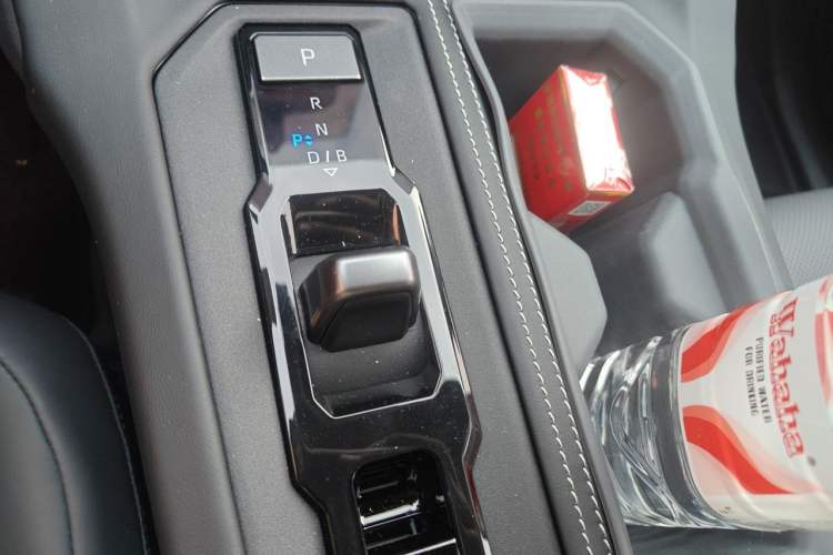 Used Toyota Wildlander 2026 Model 2.0L Smart Electric Hybrid Dual-Engine PRO+ Gear Lever