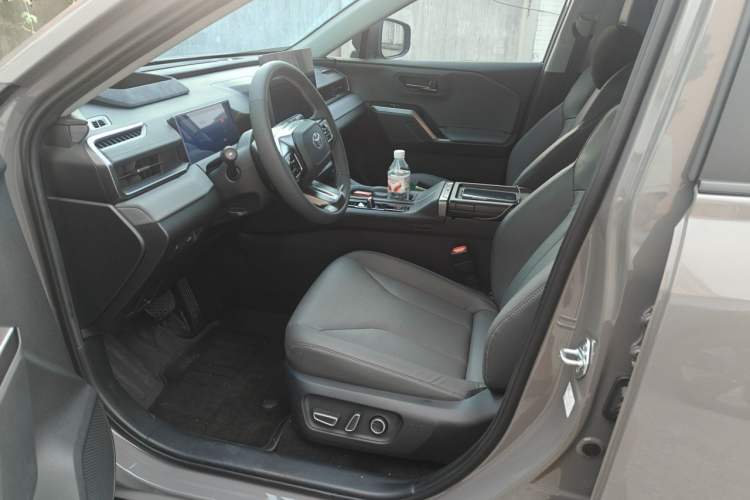 Used Toyota Wildlander 2026 Model 2.0L Smart Electric Hybrid Dual-Engine PRO+ Left Front Seat