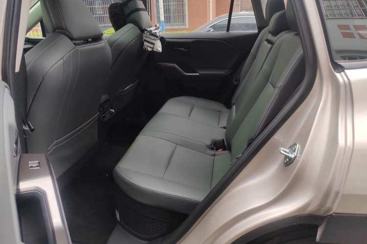 Used Toyota Wildlander 2026 Model 2.0L Smart Electric Hybrid Dual-Engine PRO+ Left Rear Seat