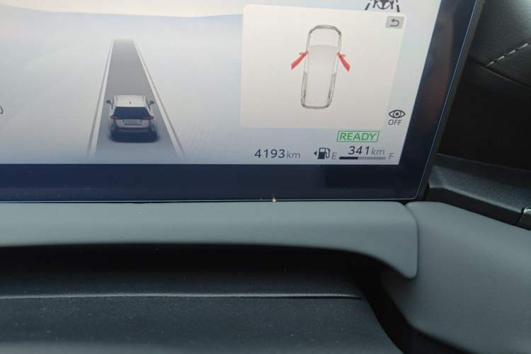 Used Toyota Wildlander 2026 Model 2.0L Smart Electric Hybrid Dual-Engine PRO+ Odometer Close Up