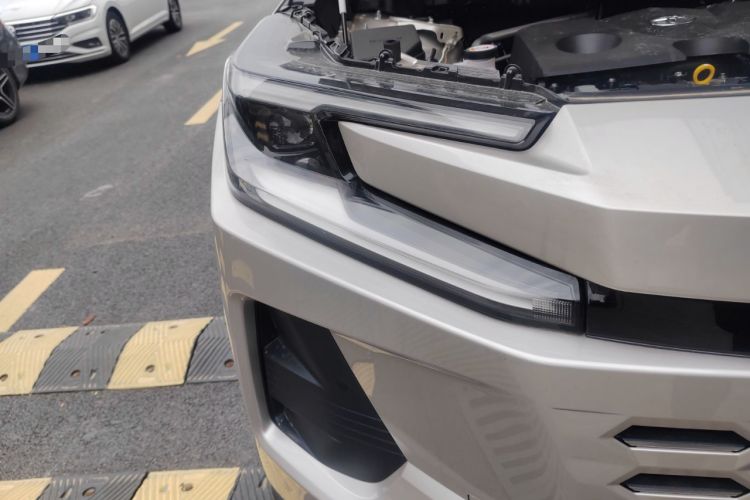 Used Toyota Wildlander 2026 Model 2.0L Smart Electric Hybrid Dual-Engine PRO+ Right Front Headlight