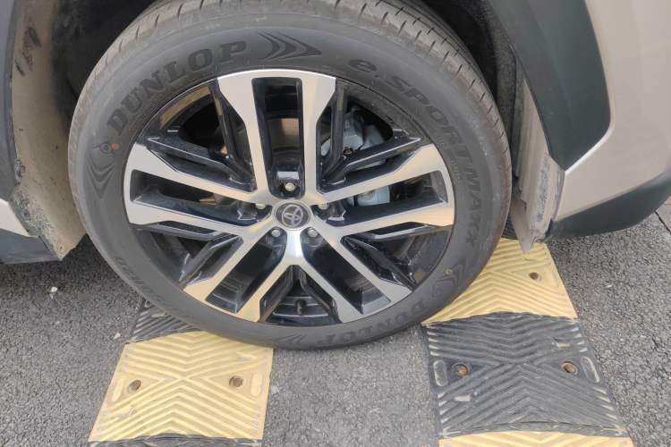 Used Toyota Wildlander 2026 Model 2.0L Smart Electric Hybrid Dual-Engine PRO+ Right Front Wheel Hub