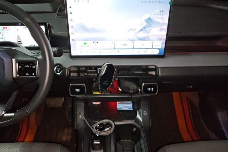 Used Toyota Wildlander 2026 Model 2.0L Smart Electric Hybrid Dual-Engine PRO+ Audio And AC Panel