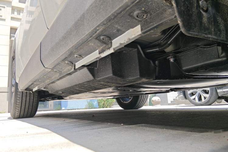 Used Toyota Wildlander 2026 Model 2.0L Smart Electric Hybrid Dual-Engine AIR Chassis Rear Left