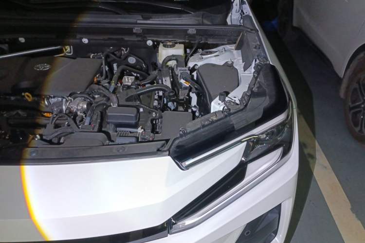 Used Toyota Wildlander 2026 Model 2.0L Smart Electric Hybrid Dual-Engine PRO Engine Bay Left