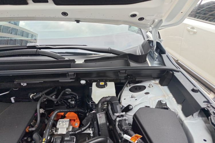 Used Toyota Wildlander 2026 Model 2.0L Smart Electric Hybrid Dual-Engine PRO Engine Bay Left