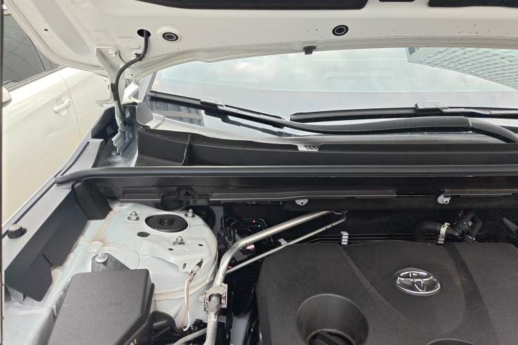 Used Toyota Wildlander 2026 Model 2.0L Smart Electric Hybrid Dual-Engine PRO Engine Bay Right