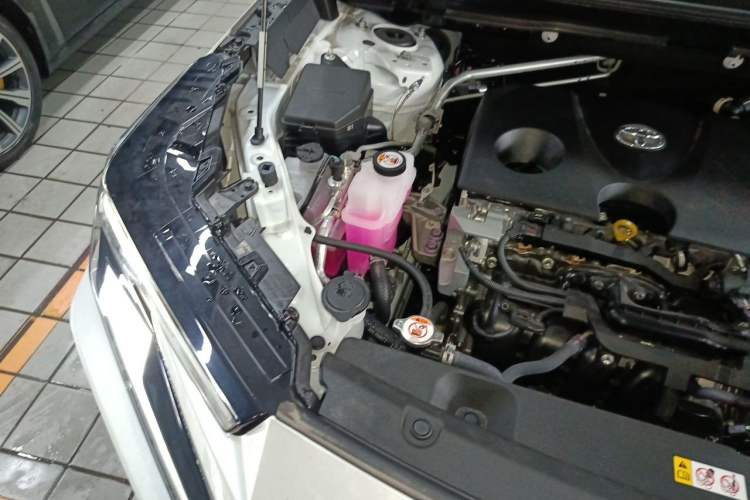 Used Toyota Wildlander 2026 Model 2.0L Smart Electric Hybrid Dual-Engine PRO+ Engine Bay Right