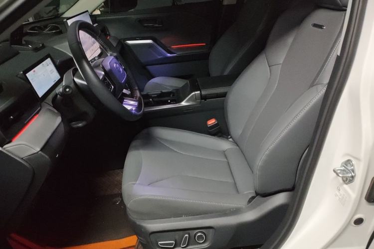 Used Toyota Wildlander 2026 Model 2.0L Smart Electric Hybrid Dual-Engine PRO+ Left Front Seat