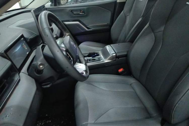 Used Toyota Wildlander 2026 Model 2.0L Smart Electric Hybrid Dual-Engine PRO+ Left Front Seat