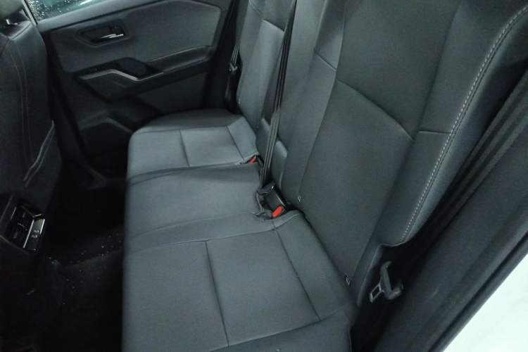 Used Toyota Wildlander 2026 Model 2.0L Smart Electric Hybrid Dual-Engine PRO+ Left Rear Seat