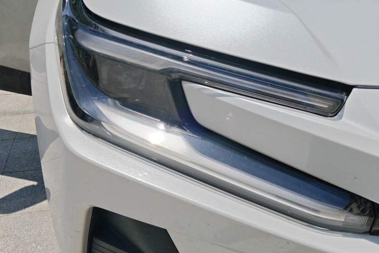 Used Toyota Wildlander 2026 Model 2.0L Smart Electric Hybrid Dual-Engine AIR Right Front Headlight