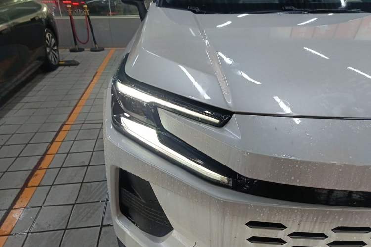 Used Toyota Wildlander 2026 Model 2.0L Smart Electric Hybrid Dual-Engine PRO+ Right Front Headlight