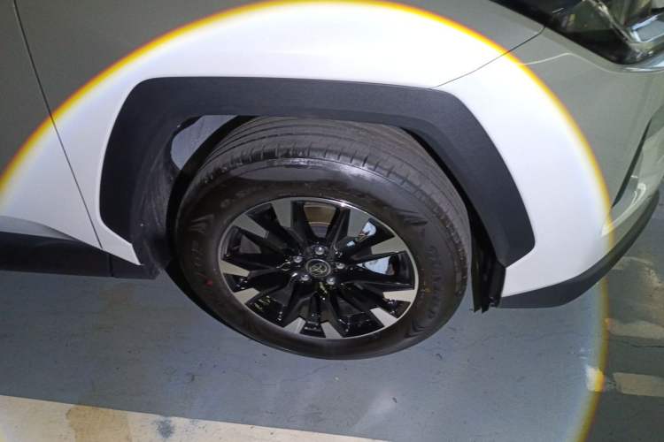 Used Toyota Wildlander 2026 Model 2.0L Smart Electric Hybrid Dual-Engine PRO Right Front Wheel Hub