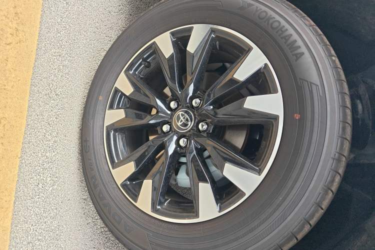 Used Toyota Wildlander 2026 Model 2.0L Smart Electric Hybrid Dual-Engine PRO Right Front Wheel Hub