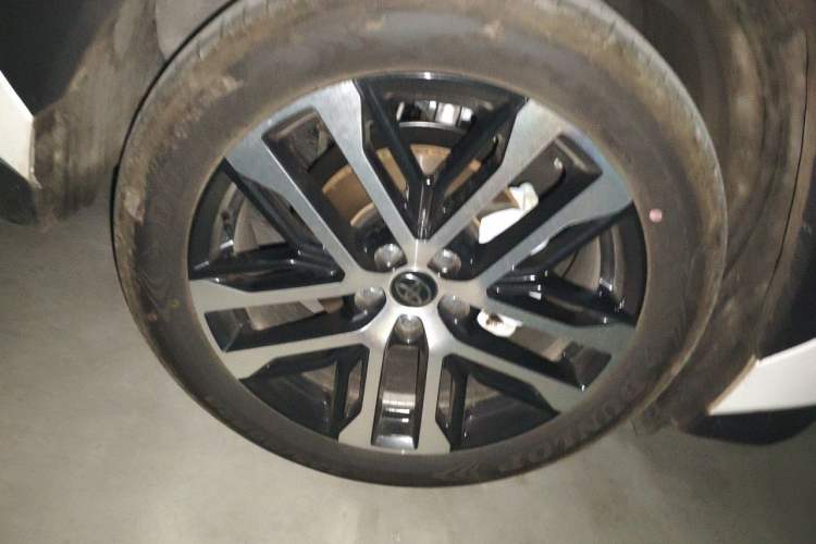 Used Toyota Wildlander 2026 Model 2.0L Smart Electric Hybrid Dual-Engine PRO+ Right Front Wheel Hub