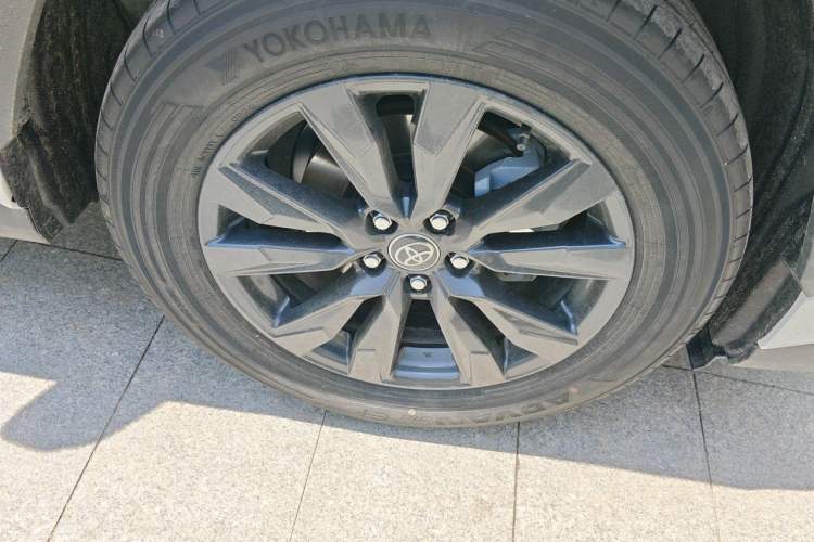 Used Toyota Wildlander 2026 Model 2.0L Smart Electric Hybrid Dual-Engine AIR Right Front Wheel Hub