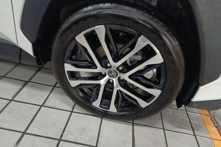 Used Toyota Wildlander 2026 Model 2.0L Smart Electric Hybrid Dual-Engine PRO+ Right Front Wheel Hub
