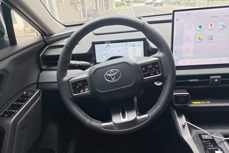 Used Toyota Wildlander 2026 Model 2.0L Smart Electric Hybrid Dual-Engine PRO Steering Wheel