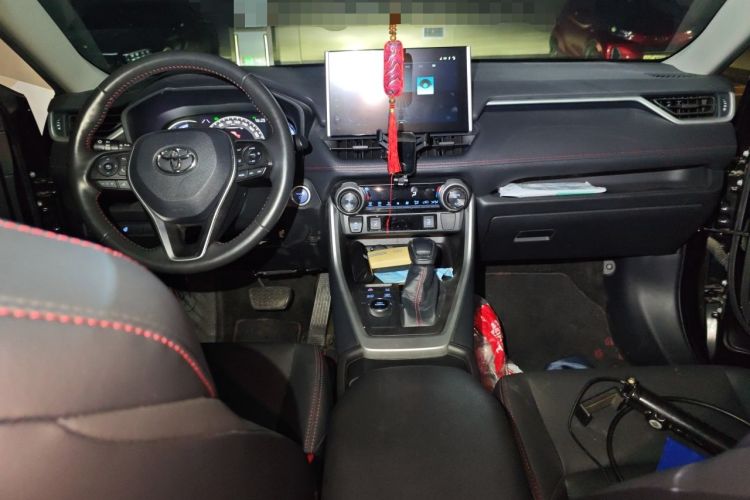 Used Toyota Wildlander New Energy 2021 High-Performance Edition 2.5L Two-Wheel Drive Powerful Version Center Console