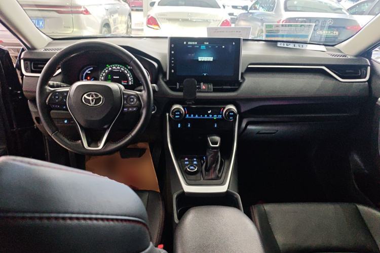 Used Toyota Wildlander New Energy 2021 High-Performance Edition 2.5L Two-Wheel Drive Powerful Version Center Console