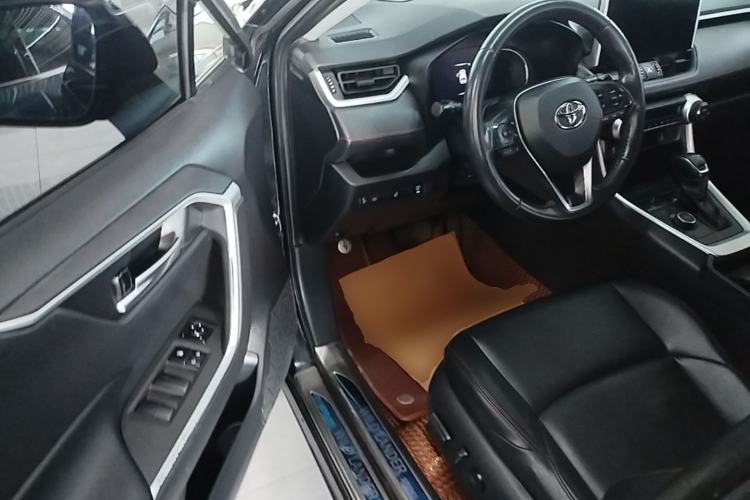 Used Toyota Wildlander New Energy 2021 High-Performance Edition 2.5L Two-Wheel Drive Powerful Version Driver Seat