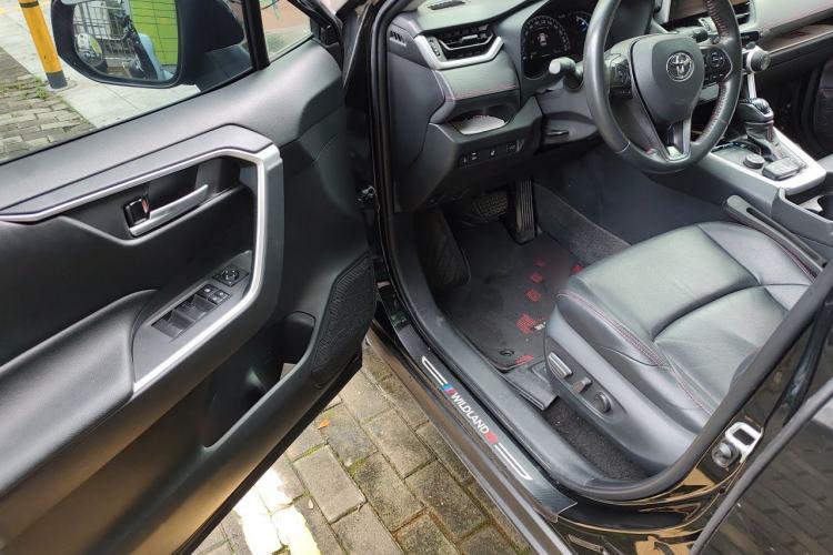 Used Toyota Wildlander New Energy 2021 High-Performance Edition 2.5L Two-Wheel Drive Powerful Version Driver Seat