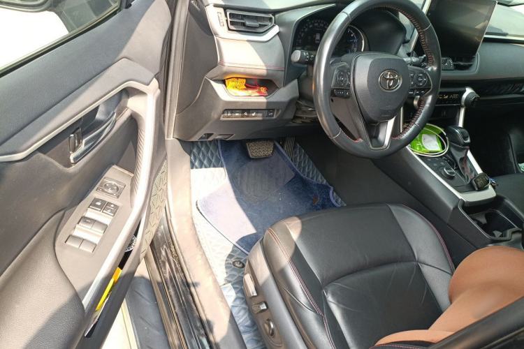 Used Toyota Wildlander New Energy 2021 High-Performance Edition 2.5L Two-Wheel Drive Powerful Version Driver Seat