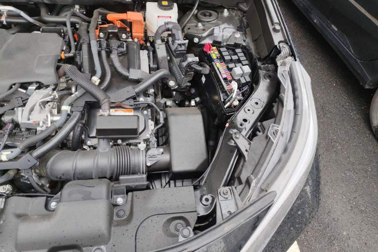 Used Toyota Wildlander New Energy 2021 High-Performance Edition 2.5L Two-Wheel Drive Powerful Version Engine Bay Left
