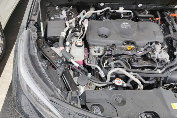 Used Toyota Wildlander New Energy 2021 High-Performance Edition 2.5L Two-Wheel Drive Powerful Version Engine Bay Right