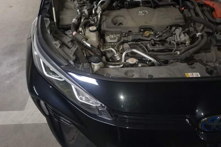 Used Toyota Wildlander New Energy 2021 High-Performance Edition 2.5L Four-Wheel Drive GT Version Engine Bay Right