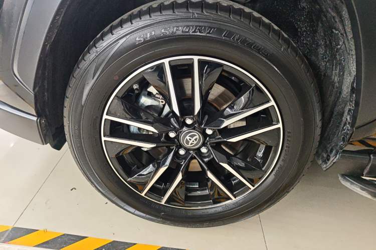 Used Toyota Wildlander New Energy 2021 High-Performance Edition 2.5L Two-Wheel Drive Powerful Version Exterior 4