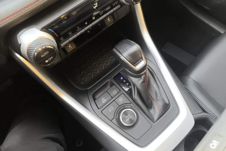 Used Toyota Wildlander New Energy 2021 High-Performance Edition 2.5L Two-Wheel Drive Powerful Version Gear Lever