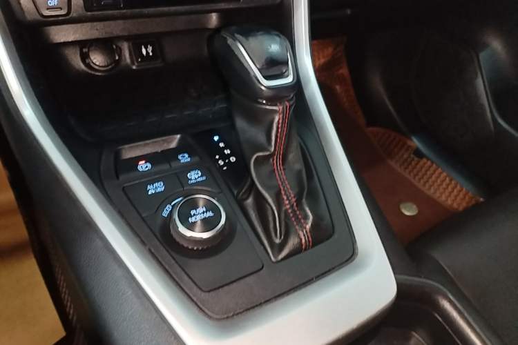 Used Toyota Wildlander New Energy 2021 High-Performance Edition 2.5L Two-Wheel Drive Powerful Version Gear Lever