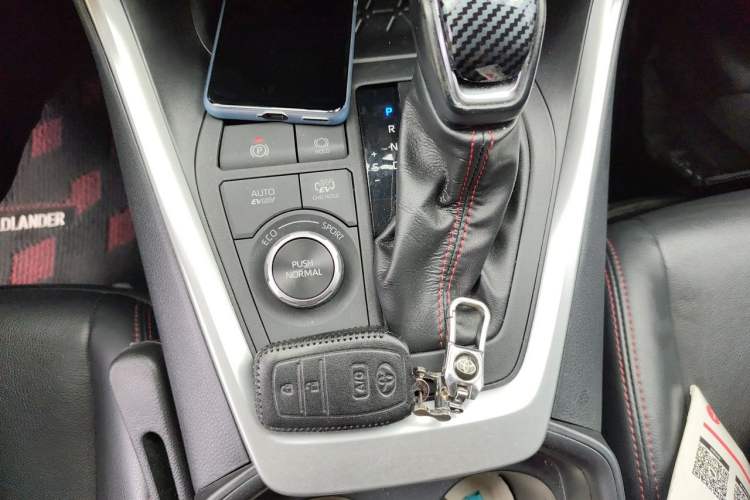 Used Toyota Wildlander New Energy 2021 High-Performance Edition 2.5L Two-Wheel Drive Powerful Version Gear Lever