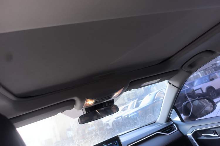 Used Toyota Wildlander New Energy 2021 High-Performance Edition 2.5L Two-Wheel Drive Powerful Version Headliner