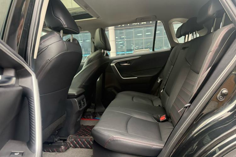 Used Toyota Wildlander New Energy 2021 High-Performance Edition 2.5L Two-Wheel Drive Powerful Version Interior 2