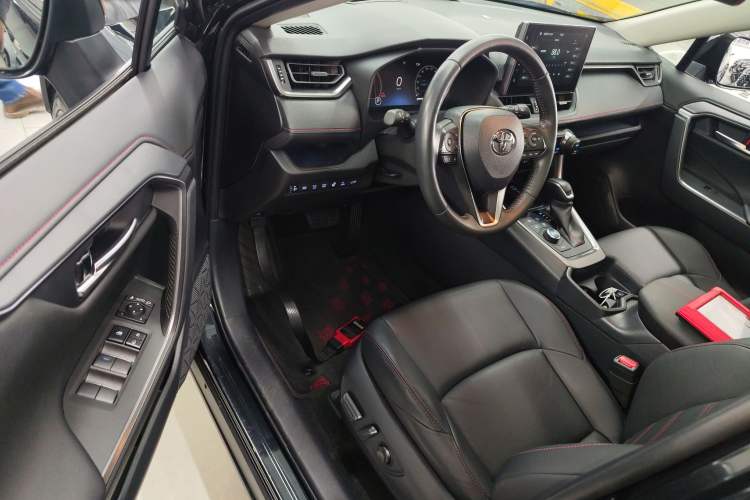 Used Toyota Wildlander New Energy 2021 High-Performance Edition 2.5L Four-Wheel Drive GT Version Interior 3