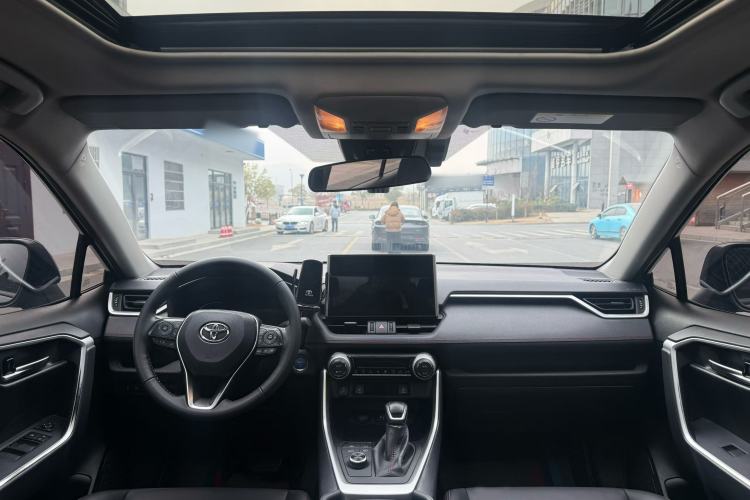 Used Toyota Wildlander New Energy 2021 High-Performance Edition 2.5L Two-Wheel Drive Powerful Version Interior 4