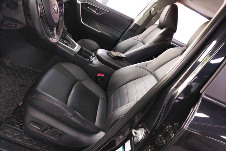 Used Toyota Wildlander New Energy 2021 High-Performance Edition 2.5L Four-Wheel Drive Powerful Version Left Front Seat
