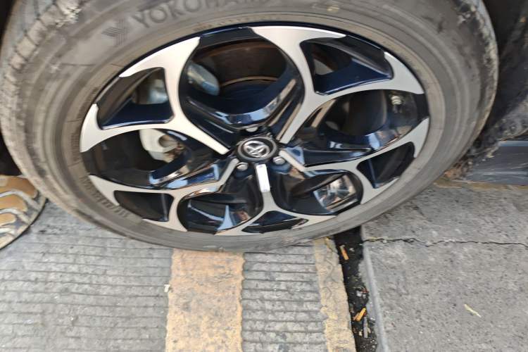 Used Toyota Wildlander New Energy 2021 High-Performance Edition 2.5L Four-Wheel Drive GT Version Left Front Wheel Hub