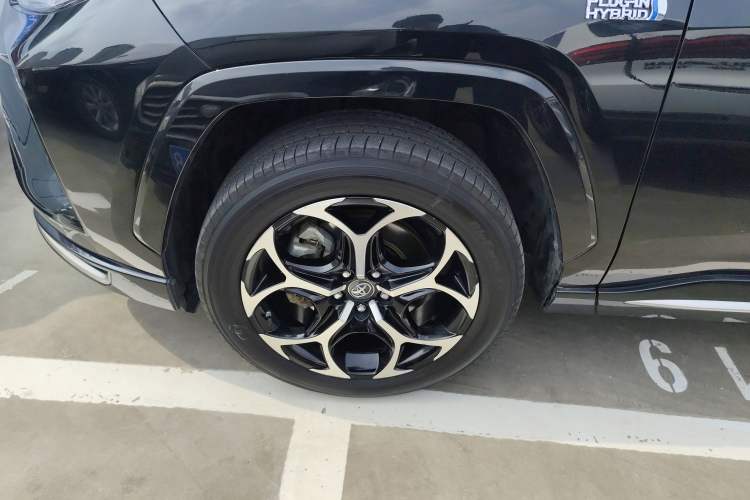 Used Toyota Wildlander New Energy 2021 High-Performance Edition 2.5L Four-Wheel Drive GT Version Left Front Wheel Hub