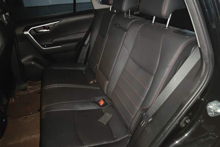 Used Toyota Wildlander New Energy 2021 High-Performance Edition 2.5L Two-Wheel Drive Powerful Version Left Rear Seat