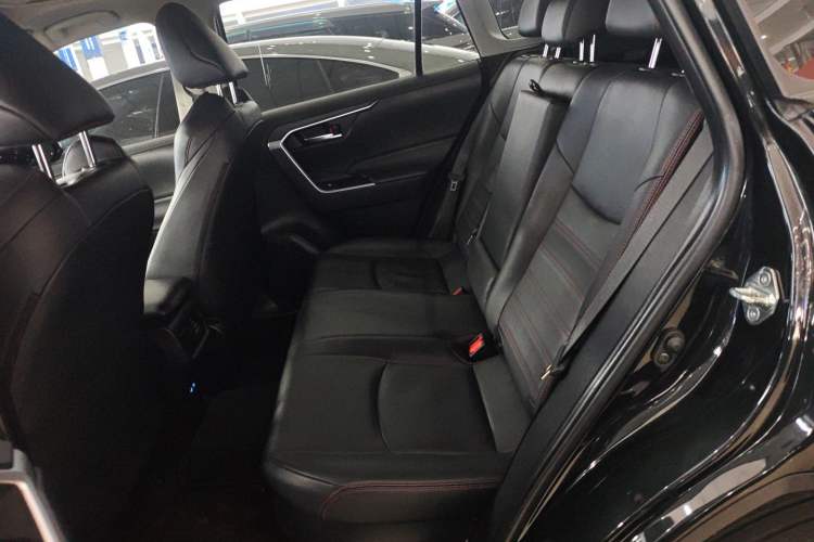 Used Toyota Wildlander New Energy 2021 High-Performance Edition 2.5L Two-Wheel Drive Powerful Version Left Rear Seat