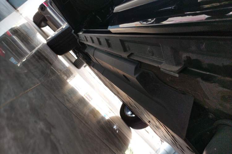 Used Toyota Wildlander New Energy 2021 High-Performance Edition 2.5L Four-Wheel Drive Powerful Version Left Side Sill