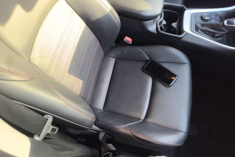 Used Toyota Wildlander New Energy 2021 High-Performance Edition 2.5L Two-Wheel Drive Powerful Version Right Front Seat