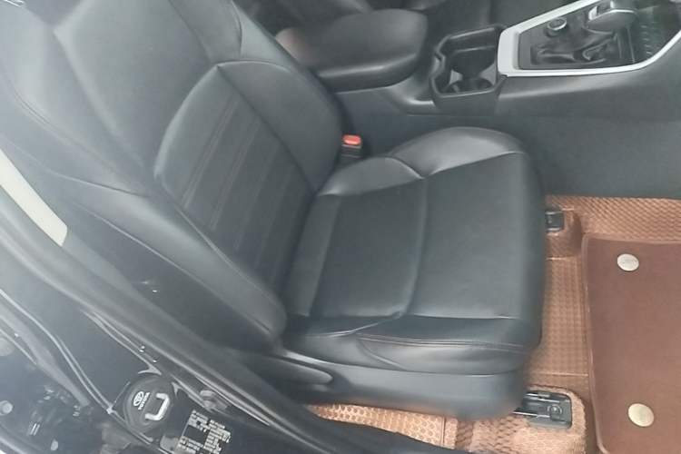 Used Toyota Wildlander New Energy 2021 High-Performance Edition 2.5L Two-Wheel Drive Powerful Version Right Front Seat