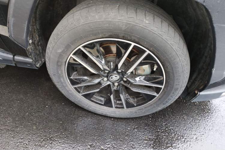 Used Toyota Wildlander New Energy 2021 High-Performance Edition 2.5L Two-Wheel Drive Powerful Version Right Front Wheel Hub